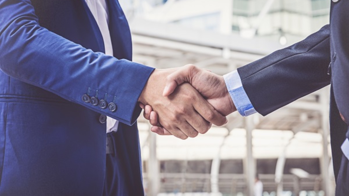 Businessmen making handshake. concept Successful businessmen